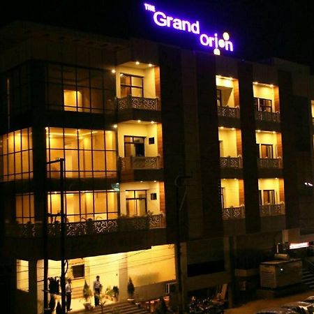 The Grand Orion Hotel Chinhat ภายนอก รูปภาพ