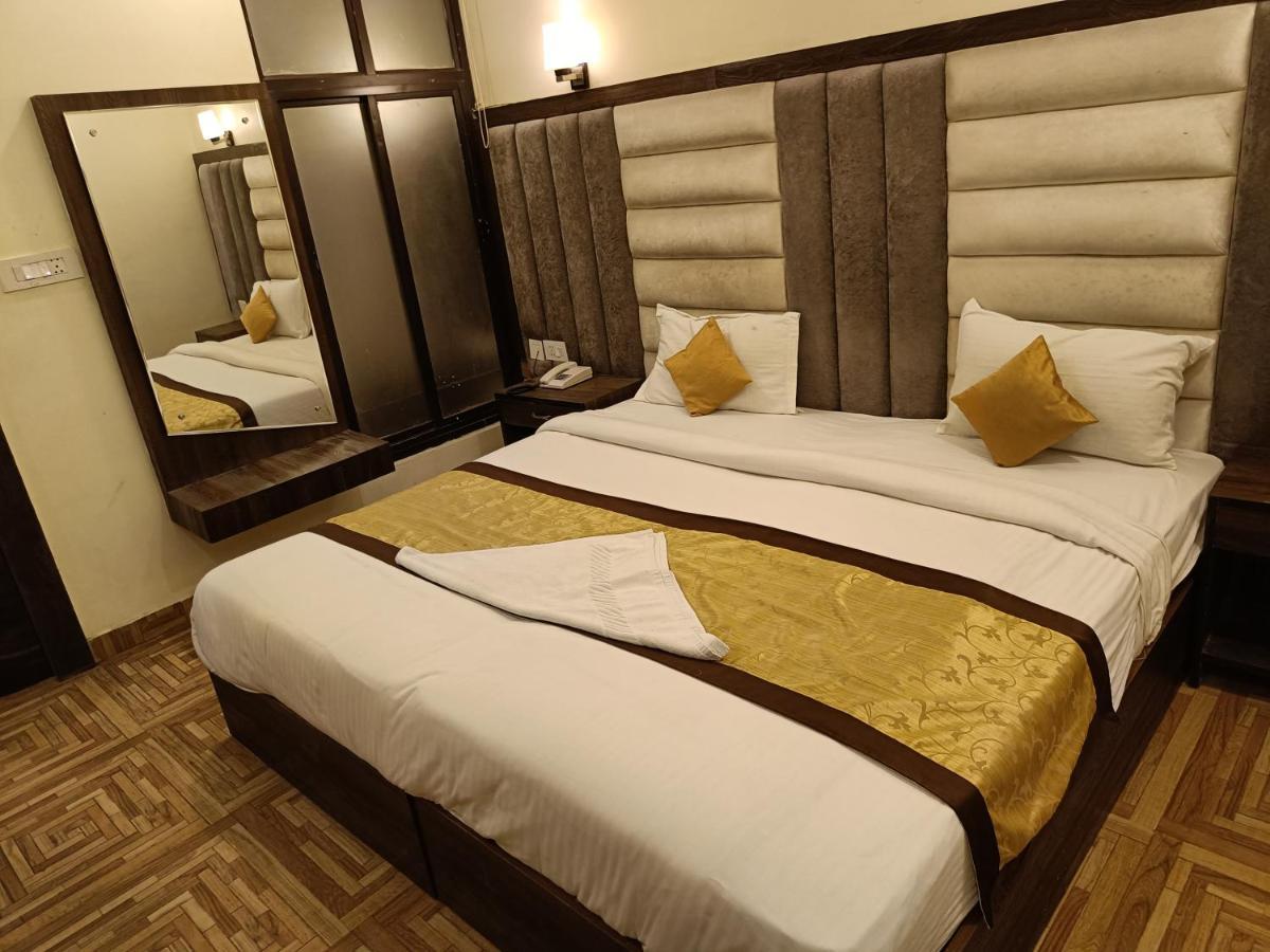 The Grand Orion Hotel Chinhat ภายนอก รูปภาพ